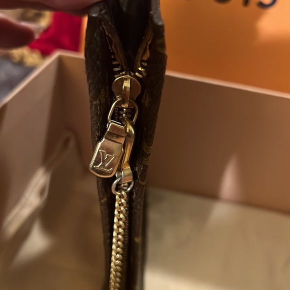 Authentic Louis Vuitton pochette monogram - Picture 5 of 15